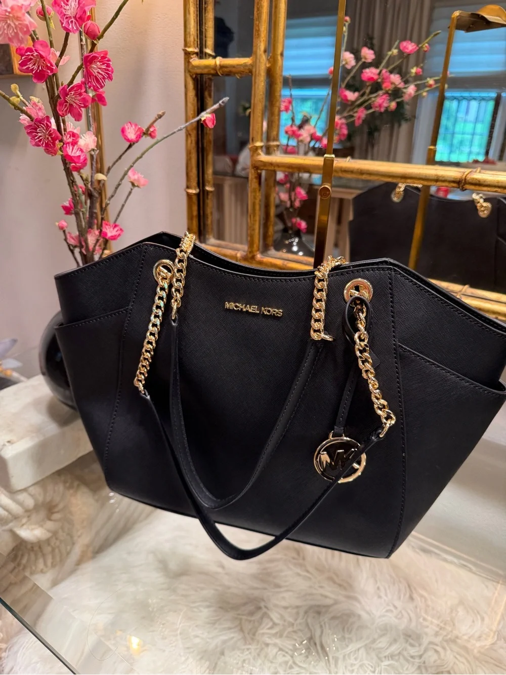 Michael Kors JET SET NWT Black Saffiano Leather Tote with Gold Hardware $558